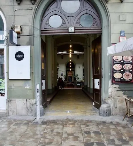Standard By Hi5 - Muzeum 5 * Budapest