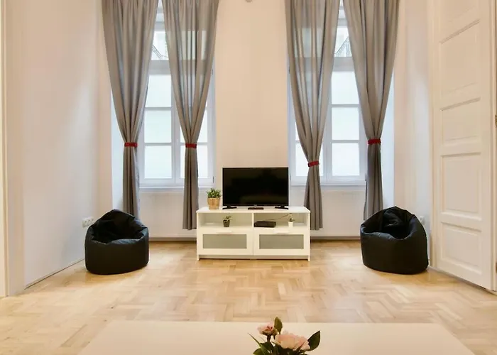 Standard By Hi5 - Muzeum 5 Apartman *