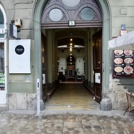 Standard By Hi5 - Muzeum 5 * Budapeste
